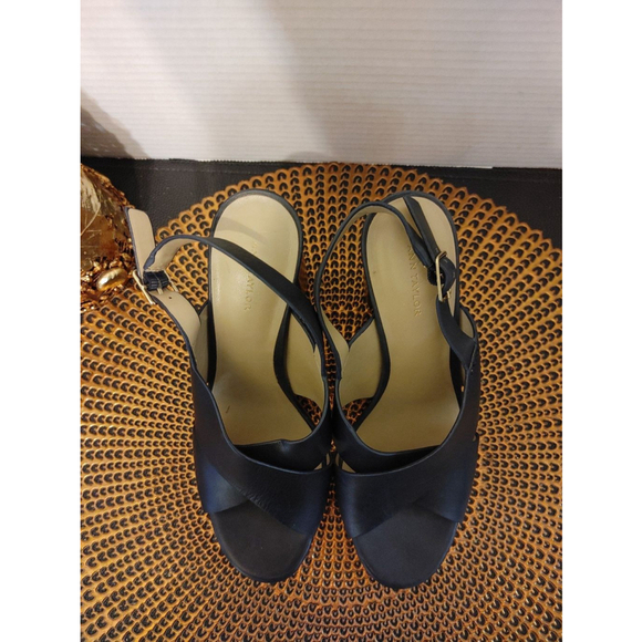 Ann Taylor Leather Peep Toes Size 7.5 - Picture 3 of 6